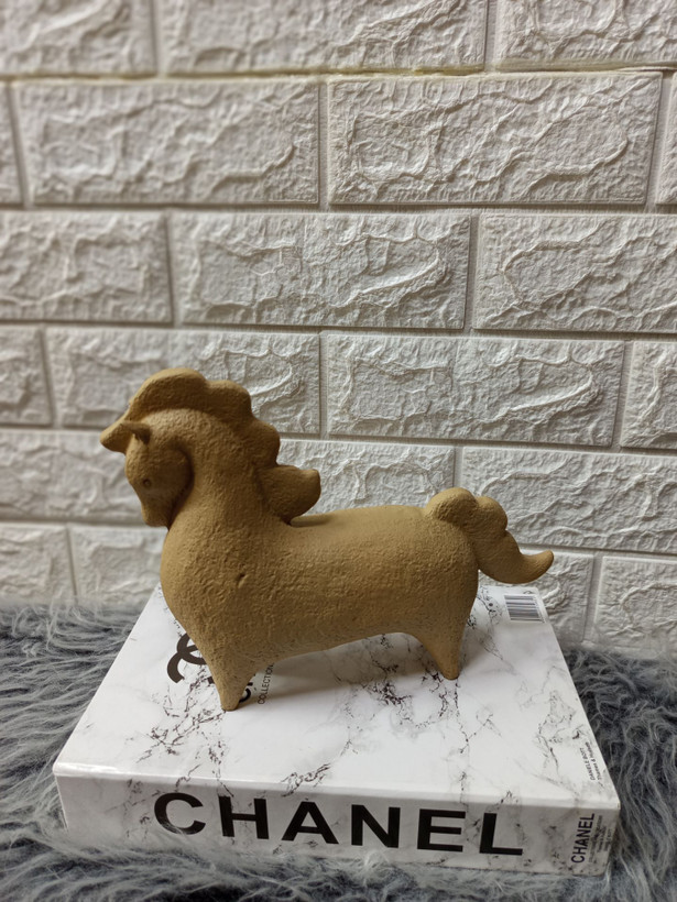 مجسمه دکوری رومیزی اسب پیونی،مجسمه پلی استر